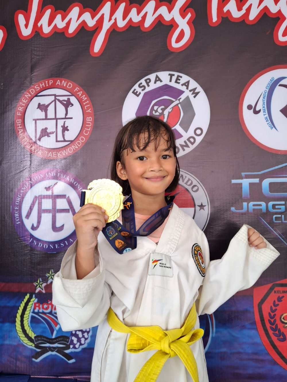Nadhira Farah Achlan
